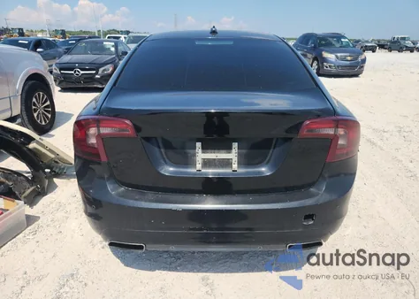 2015 Volvo S60 Premier z USA, uszkodzony, nr VIN YV140MFK6F2364447